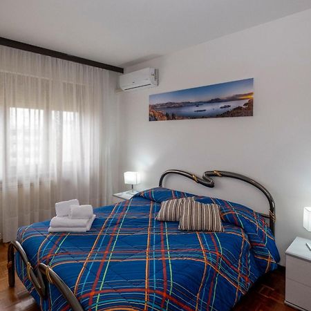 Casa Vacanze Heidi Vista Lago 韦尔巴尼亚 外观 照片